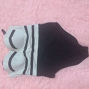 XOXO Color Block Black White Molded Cup One-Piece Swimsuit Size Medium